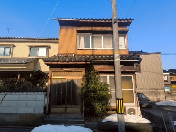 賃貸中　高岡市７LDKガレージ付き戸建